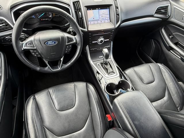 Certified 2018 Ford Edge Titanium w/ Technology Package AWD/4WD image 34
