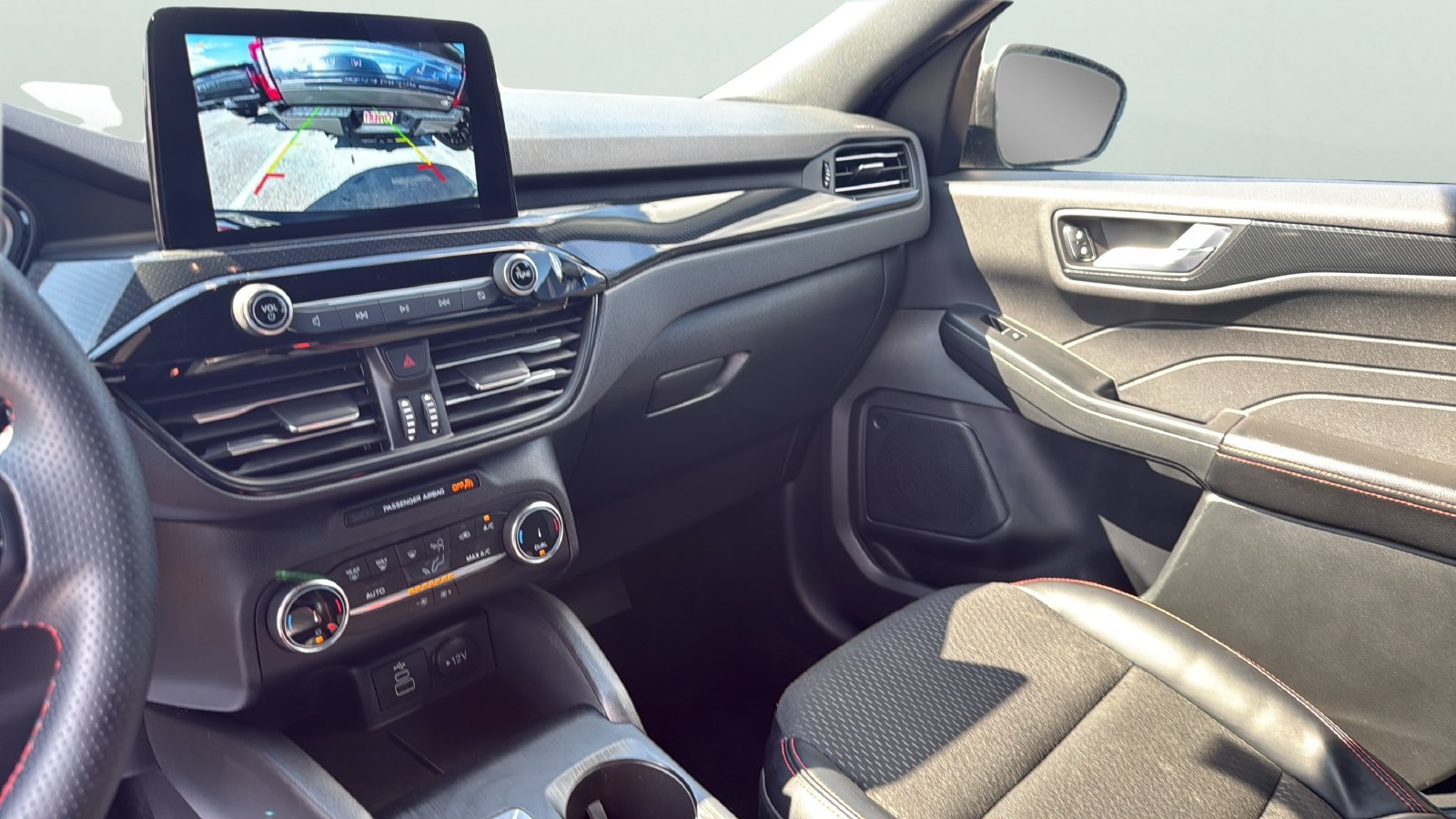 Certified 2025 Ford Escape ST-Line FWD image 19