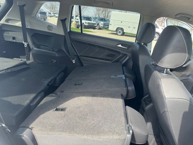 Used 2022 Volkswagen Tiguan SE image 32