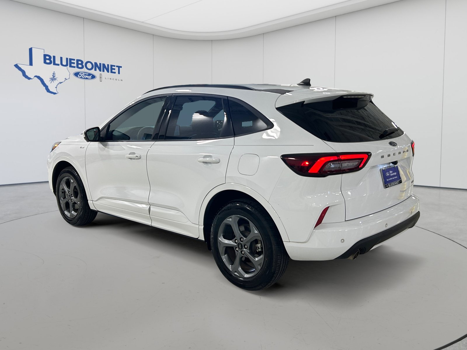 Certified 2023 Ford Escape ST-Line Select w/ Tech Pack #2 AWD/4WD image 7