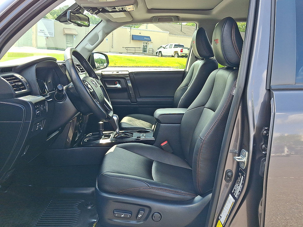 Used 2023 Toyota 4Runner TRD Off-Road Premium w/ Off Road Premium Plus Package AWD/4WD image 17