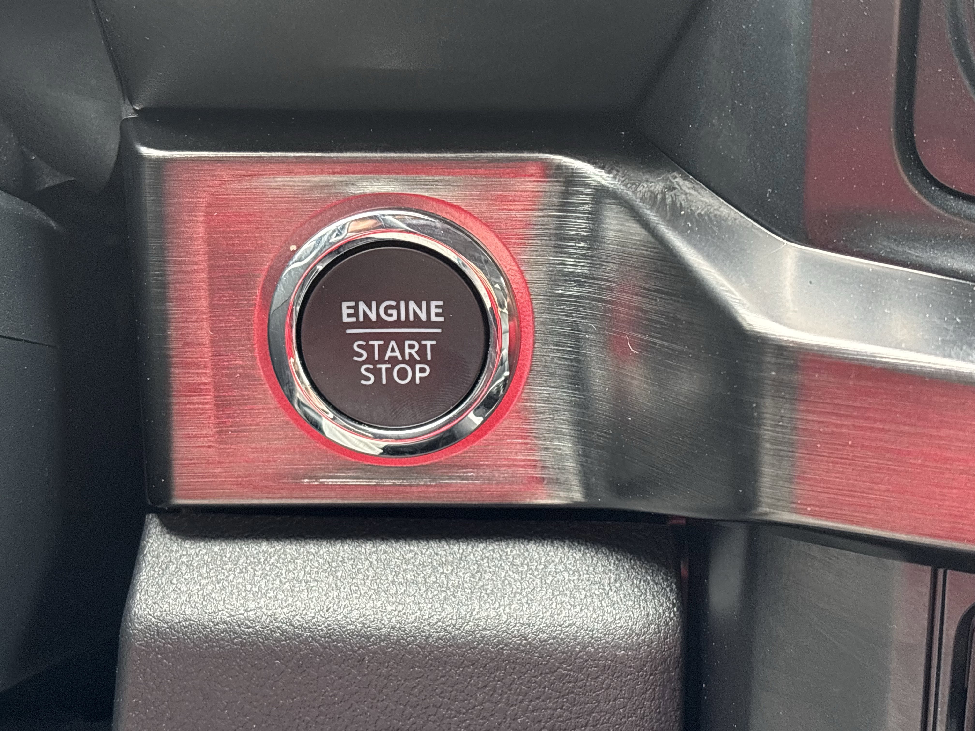 Certified 2024 Ford F250 Lariat w/ Lariat Ultimate Package AWD/4WD image 31