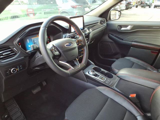 Certified 2025 Ford Escape ST-Line Select AWD/4WD image 9