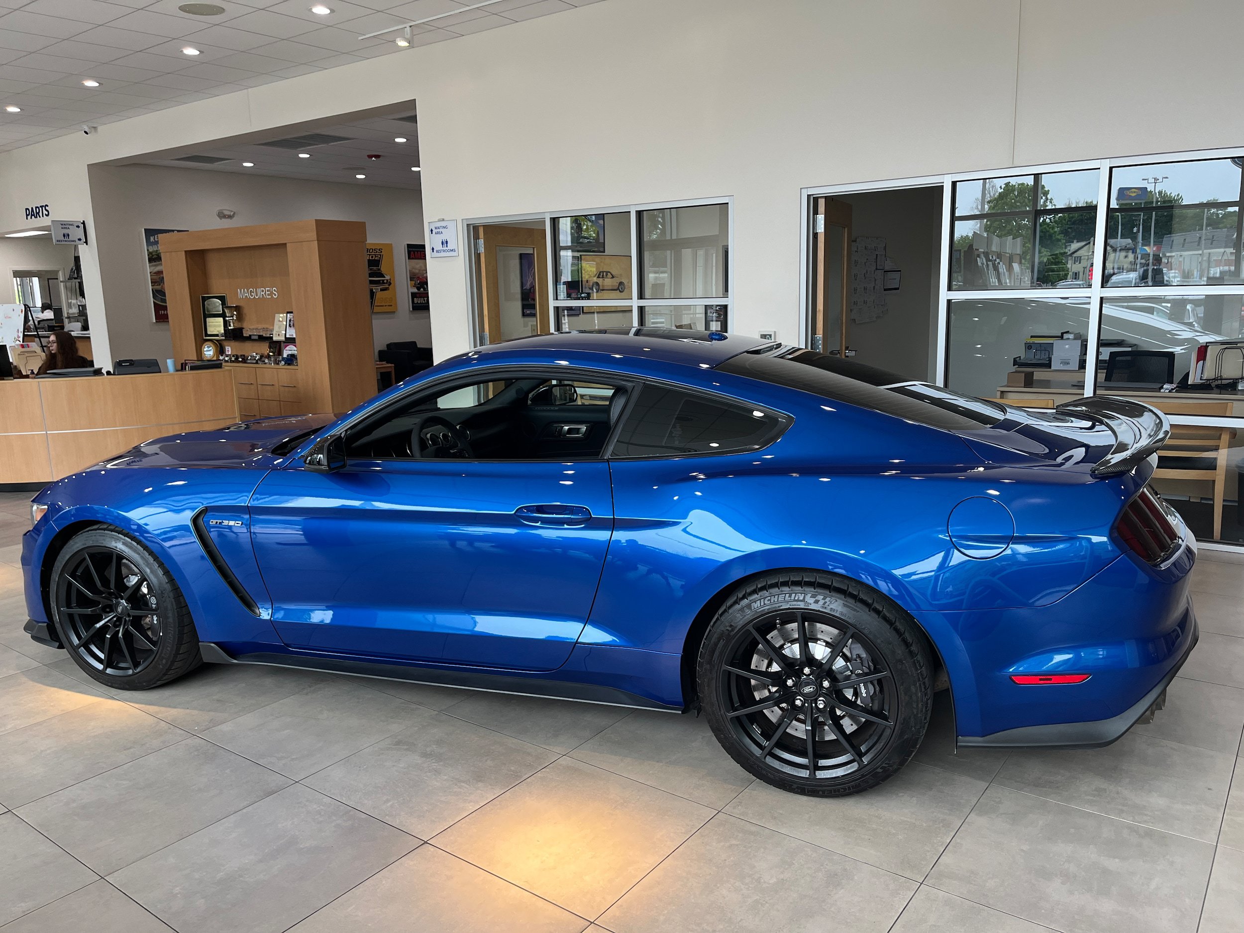 Certified 2017 Ford Mustang Shelby GT350 w/ Convenience Package RWD image 6