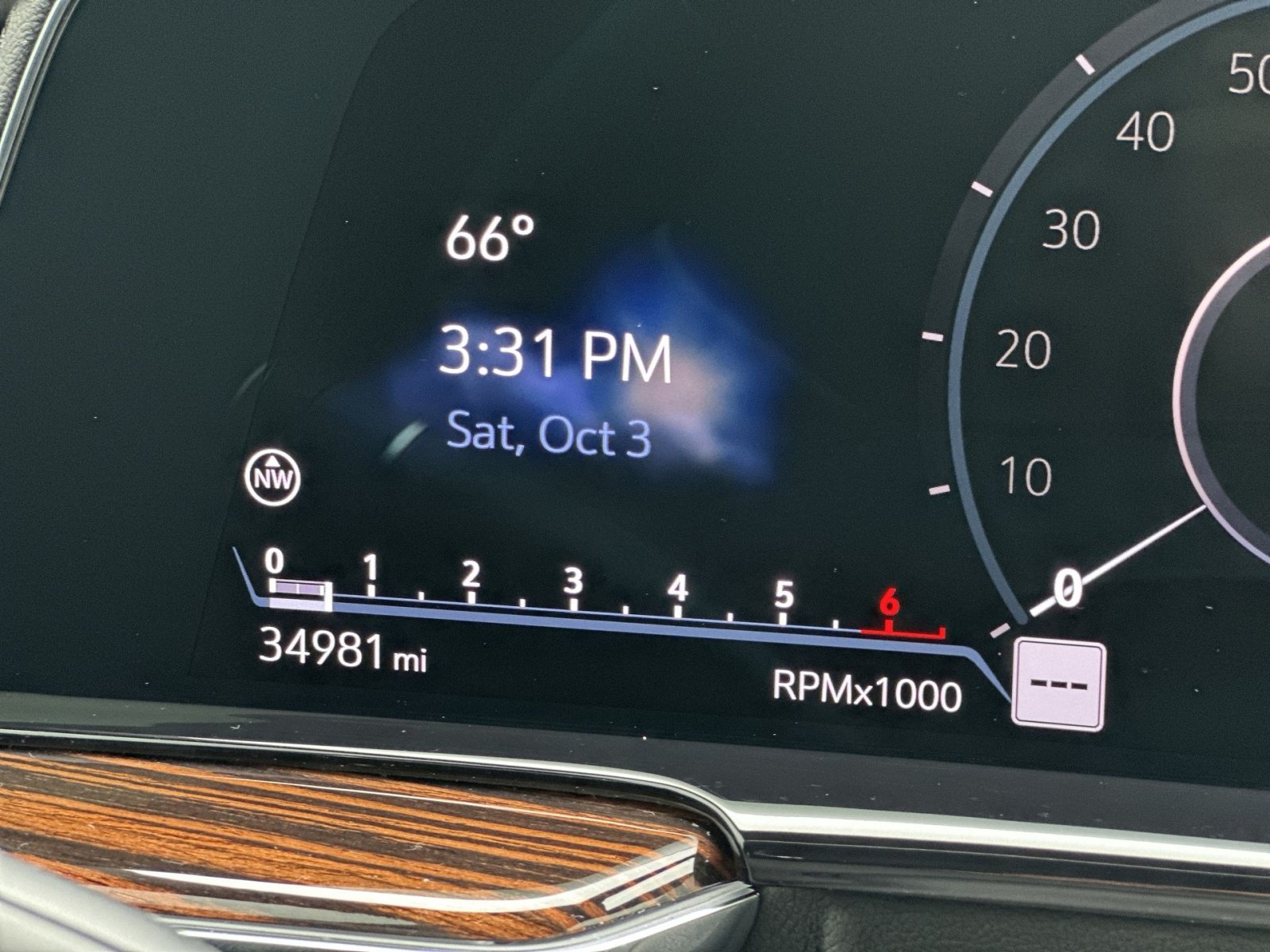 Used 2022 Cadillac Escalade Premium Luxury AWD/4WD image 18