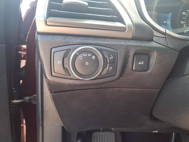 Certified 2017 Ford Fusion SE w/ Fusion SE Technology Package FWD image 11