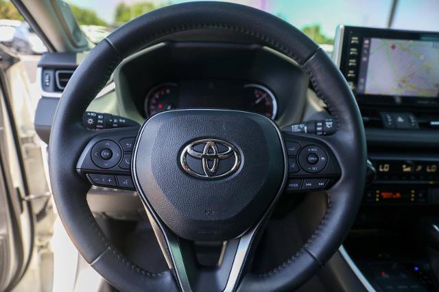 Used 2021 Toyota RAV4 Limited AWD/4WD image 38