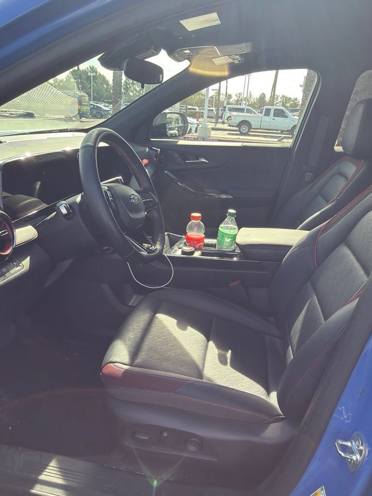 Used 2025 Chevrolet Equinox RS w/ Convenience Package III FWD image 5