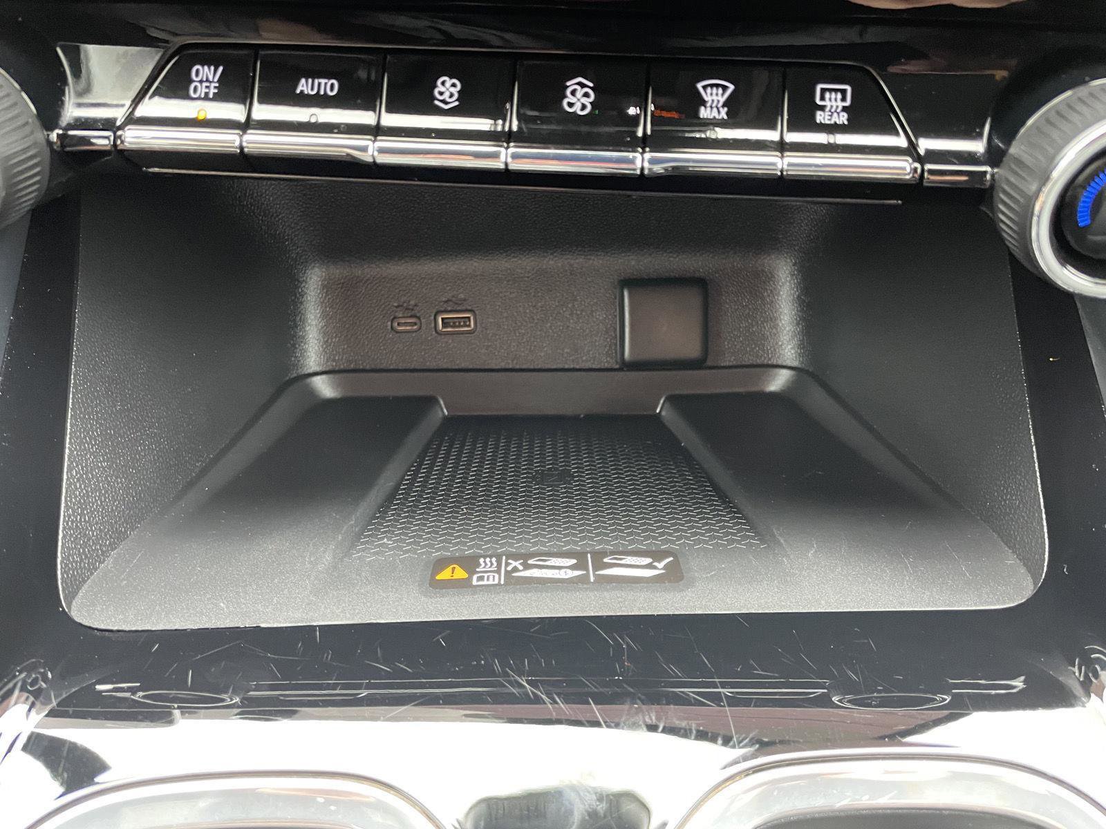 Used 2025 Chevrolet Traverse LT AWD/4WD image 28