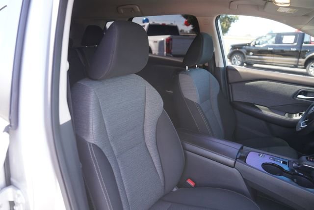 Used 2022 Nissan Rogue SV FWD image 19