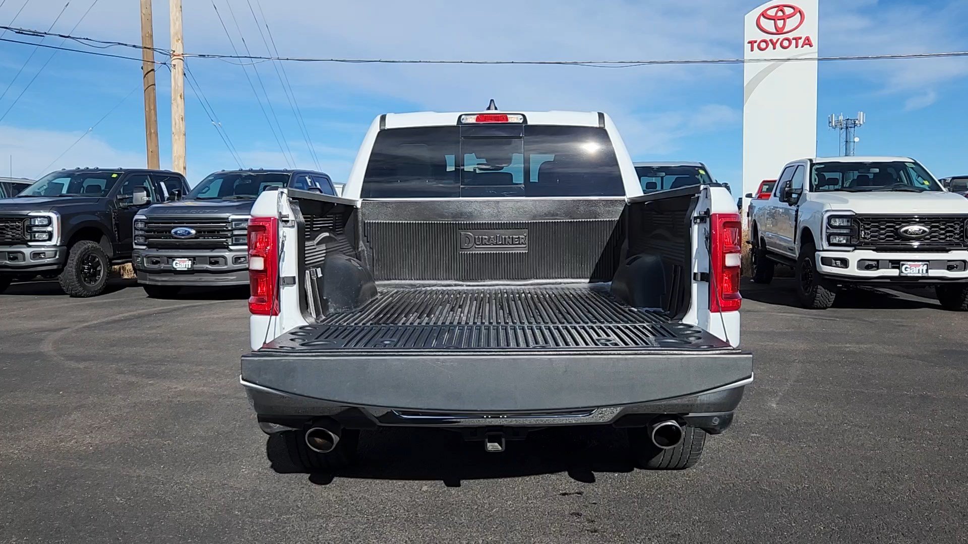 Used 2025 RAM 1500 Laramie AWD/4WD image 18