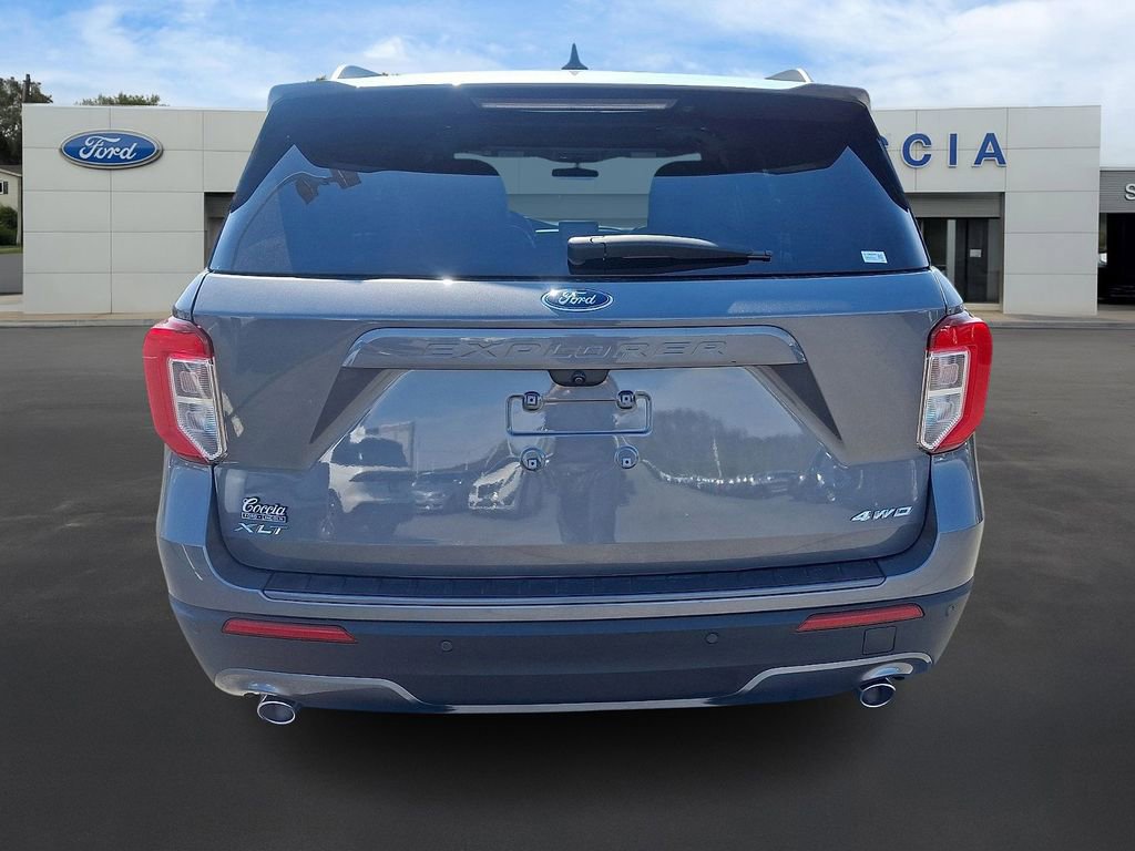 Certified 2023 Ford Explorer XLT w/ Equipment Group 202A AWD/4WD image 4