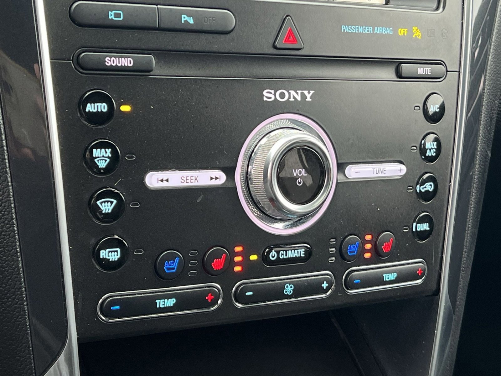 Certified 2019 Ford Explorer Limited w/ Class III Trailer Tow Package image 21