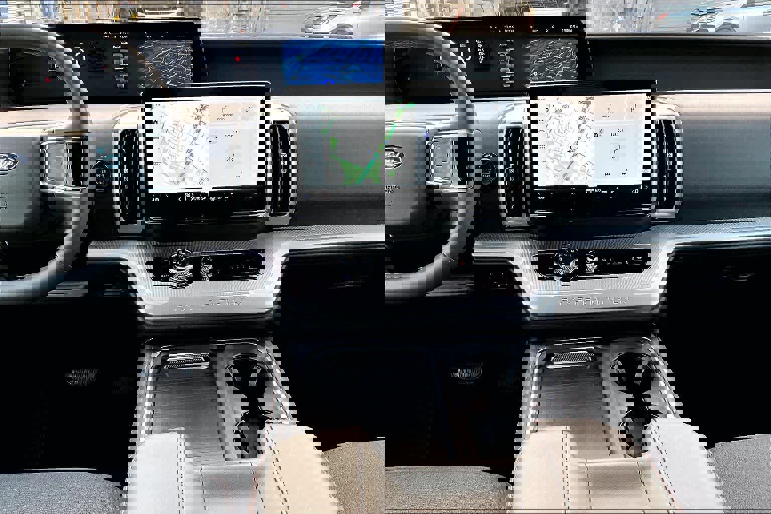 Certified 2025 Ford Expedition Max Active image 9