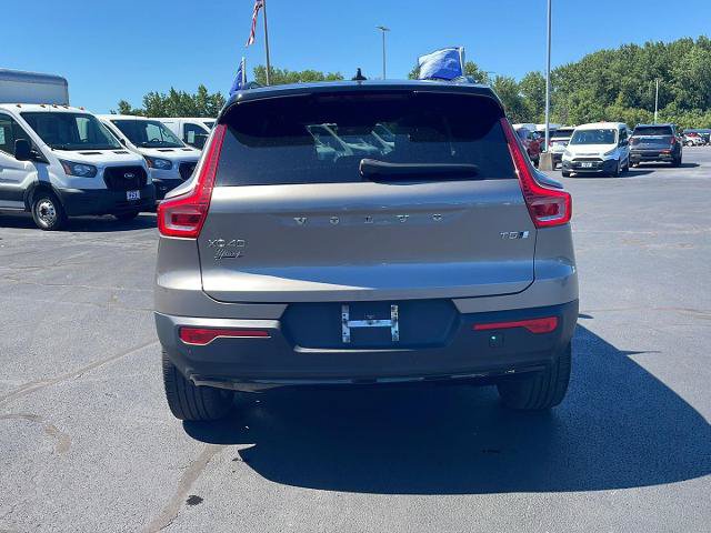 Used 2022 Volvo XC40 T5 R-Design w/ Advanced Package AWD/4WD image 4