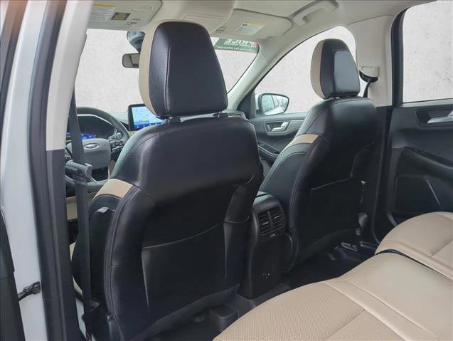 Certified 2022 Ford Escape Titanium image 15