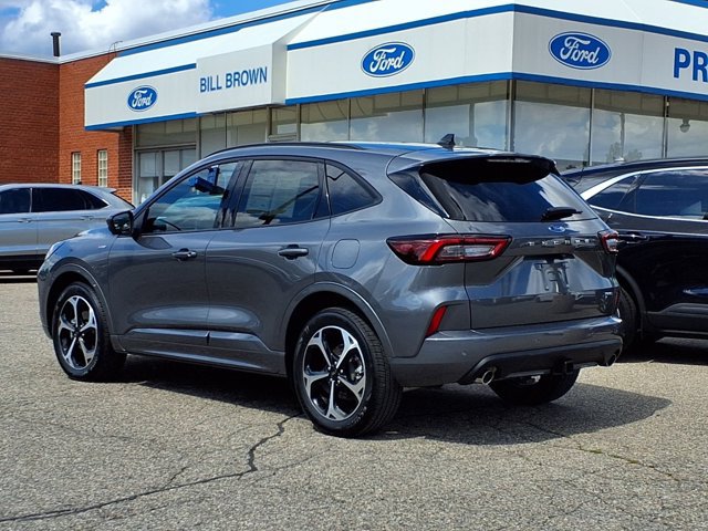 Certified 2023 Ford Escape ST-Line Select w/ Tech Pack #2 AWD/4WD image 2
