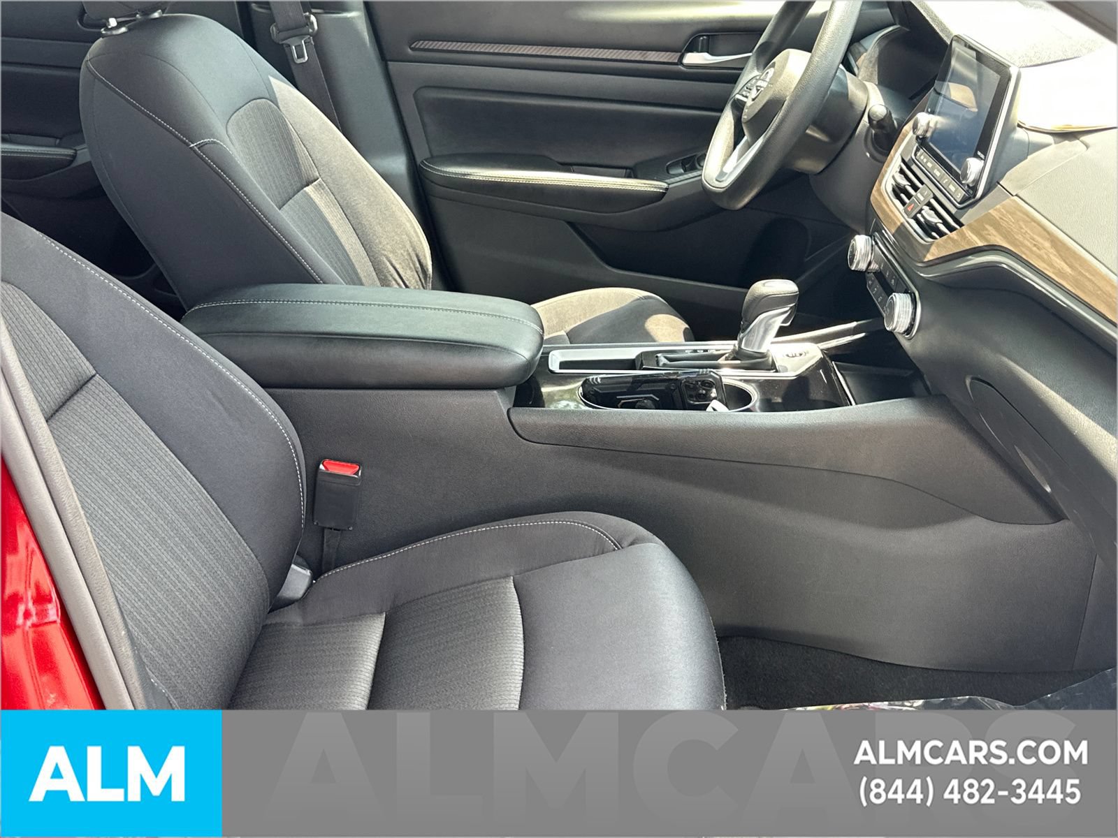 Used 2024 Nissan Altima 2.5 SV FWD image 15