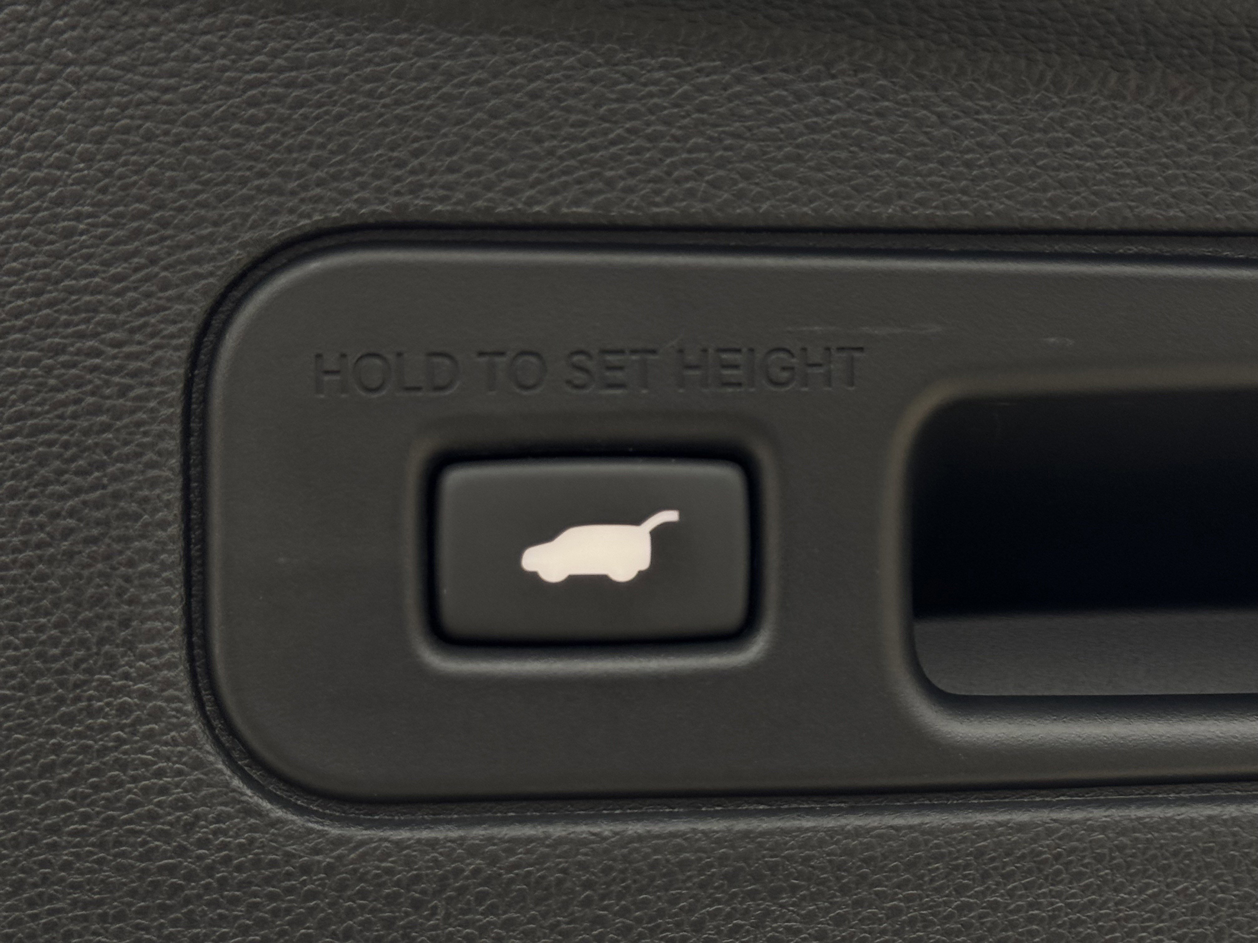 Used 2025 Acura MDX SH-AWD w/ Technology Package image 11