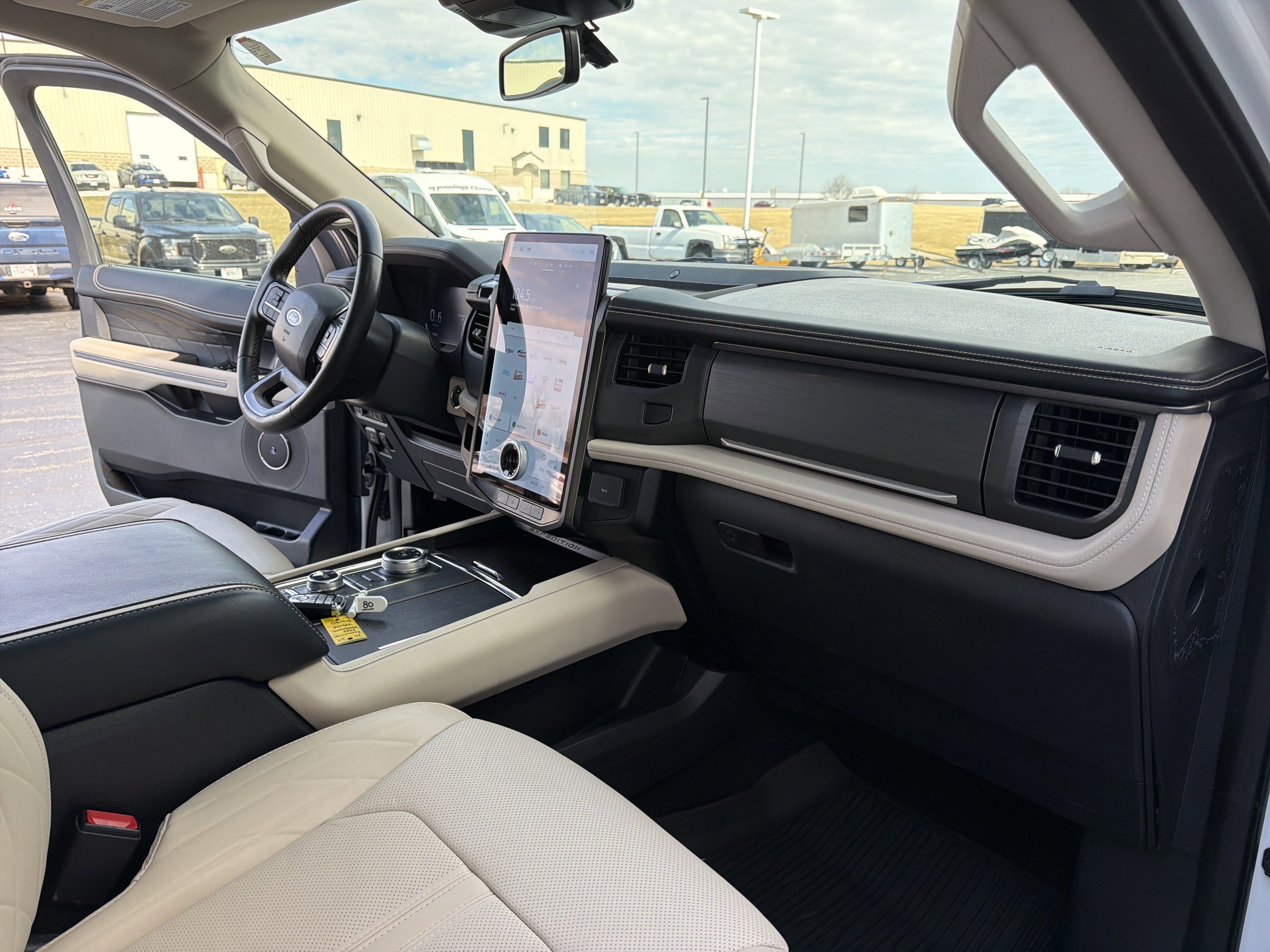 Certified 2024 Ford Expedition Max Platinum image 36
