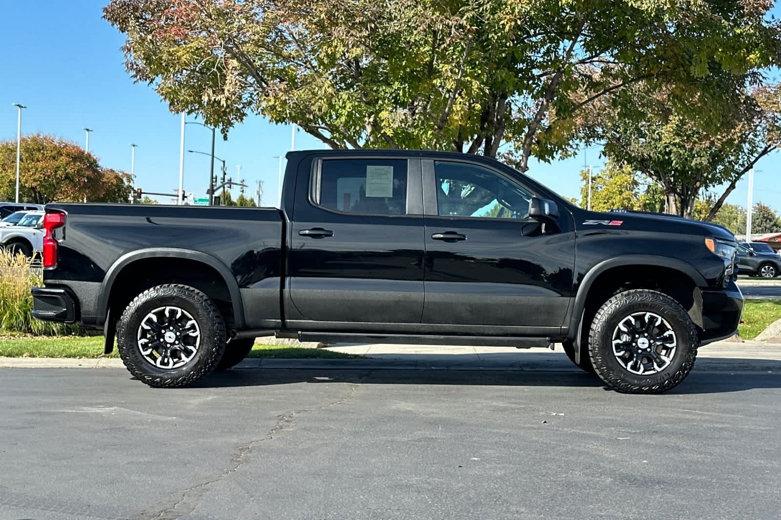 Used 2022 Chevrolet Silverado 1500 ZR2 w/ Technology Package AWD/4WD image 8