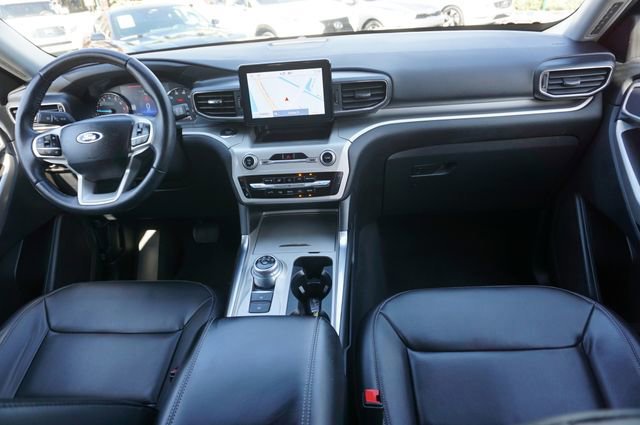 Certified 2022 Ford Explorer XLT w/ Equipment Group 202A image 11