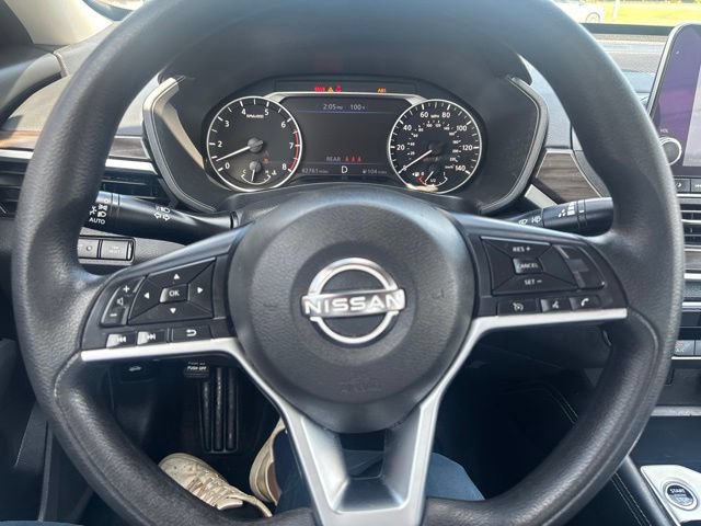 Used 2023 Nissan Altima 2.5 SV FWD image 16