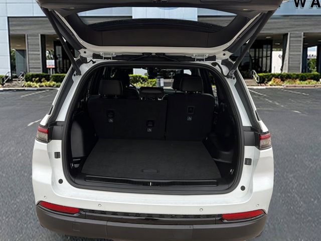 Used 2023 Jeep Grand Cherokee Altitude image 14