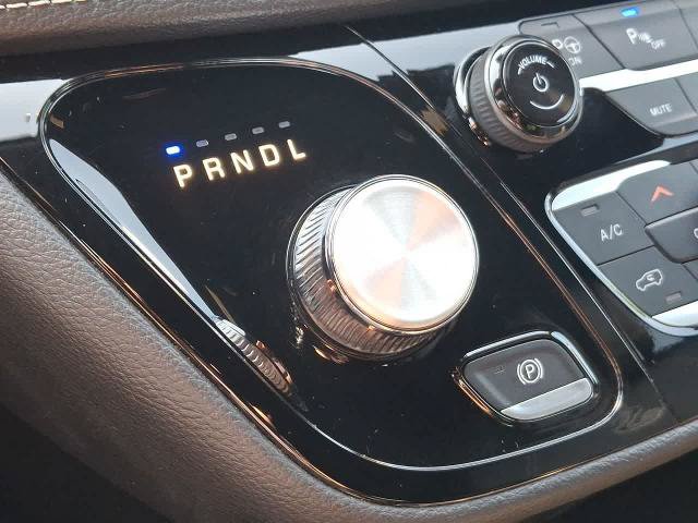 Used 2024 Chrysler Pacifica Limited FWD image 18