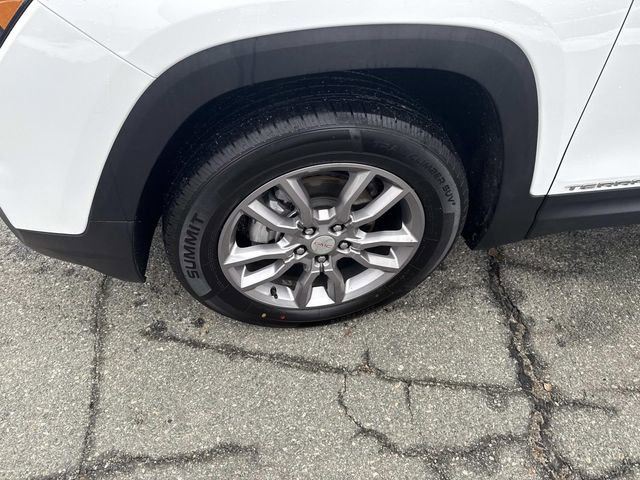 Used 2024 GMC Terrain SLT image 12