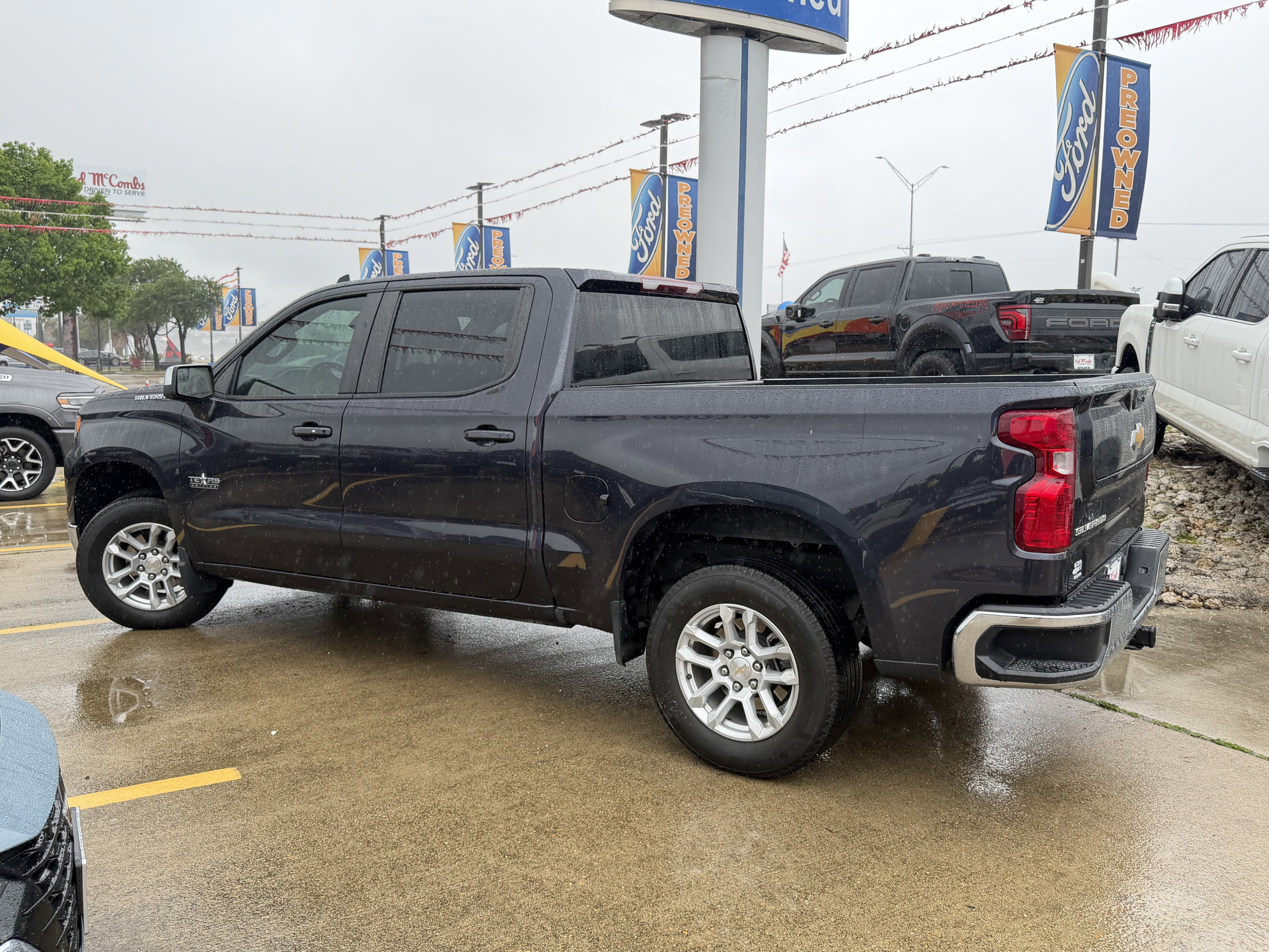Used 2024 Chevrolet Silverado 1500 LT image 6