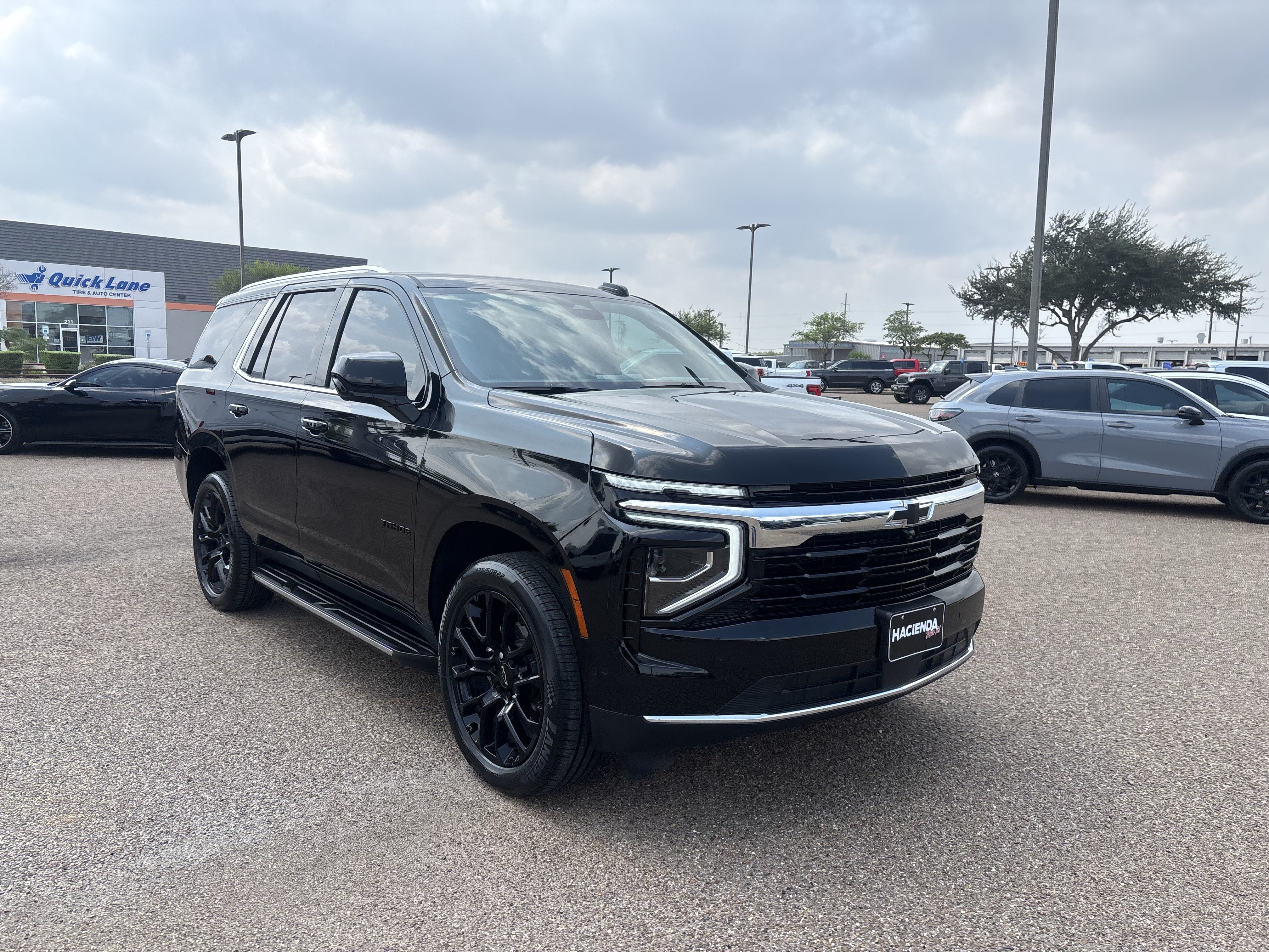 Used 2025 Chevrolet Tahoe LS RWD image 5