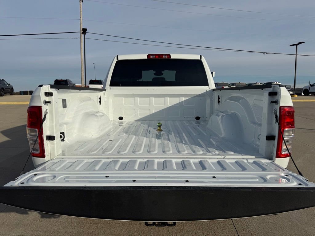 Used 2024 RAM 2500 Big Horn AWD/4WD image 38