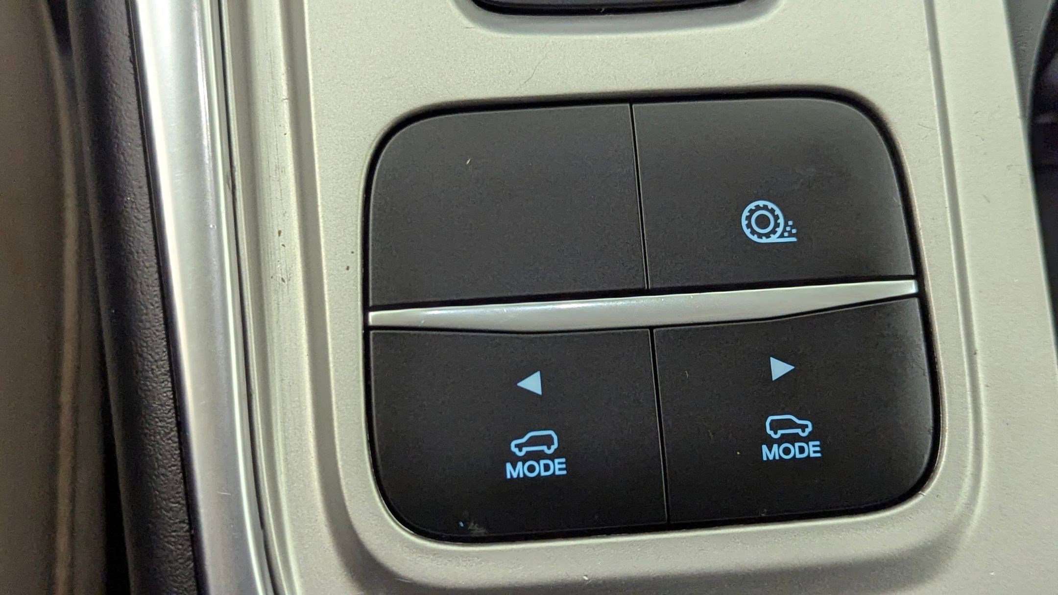 Certified 2022 Ford Explorer XLT w/ Equipment Group 202A image 28