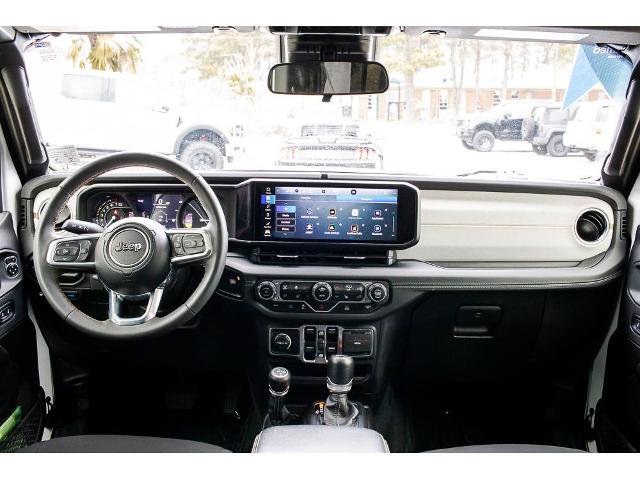Used 2024 Jeep Wrangler Unlimited Sahara AWD/4WD image 13