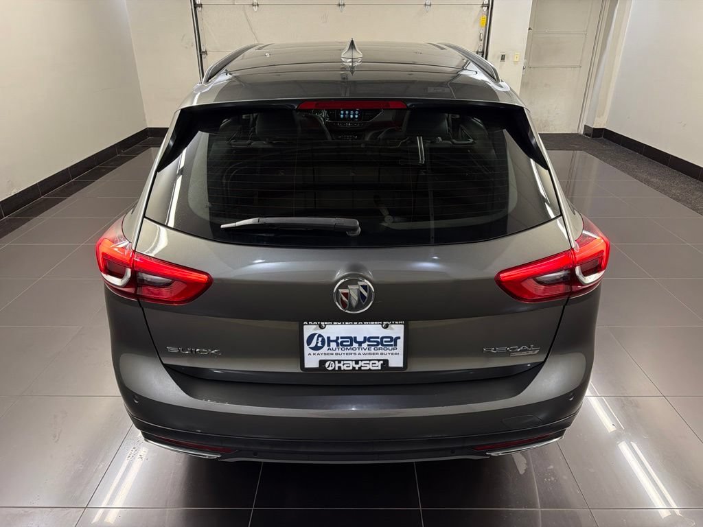 Used 2018 Buick Regal Essence w/ Driver Confidence Package #1 AWD/4WD image 5