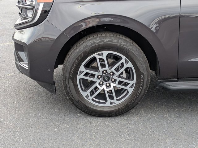 Certified 2025 Ford Expedition Active image 11