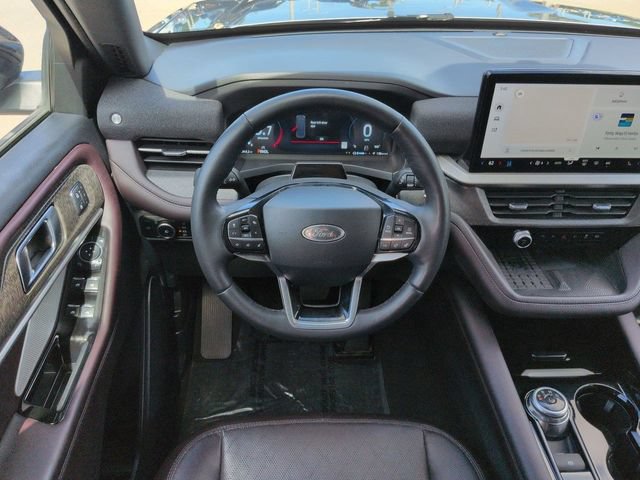 Certified 2025 Ford Explorer Platinum AWD/4WD image 16