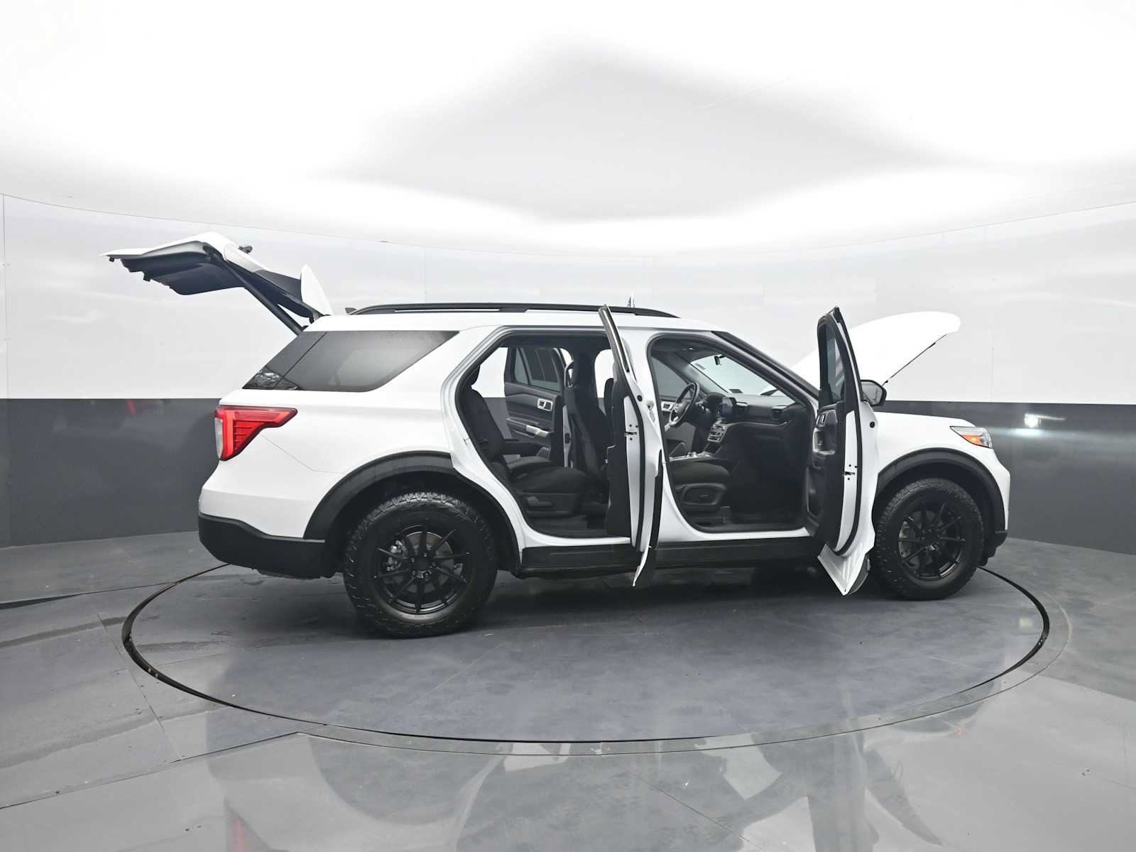 Certified 2021 Ford Explorer XLT w/ Class III Trailer Tow Package AWD/4WD image 47