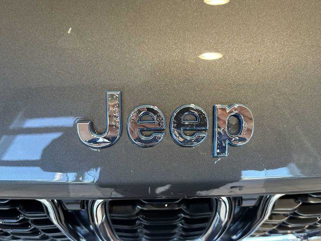 Used 2022 Jeep Grand Cherokee Limited 4xe image 30