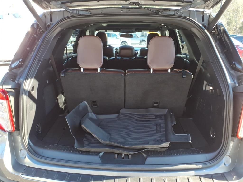 Certified 2021 Ford Explorer Platinum w/ Equipment Group 601A image 13