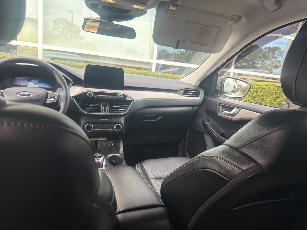 Certified 2022 Ford Escape SEL w/ Technology Package image 10