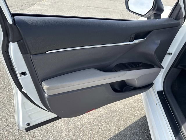 Used 2024 Toyota Camry SE image 15