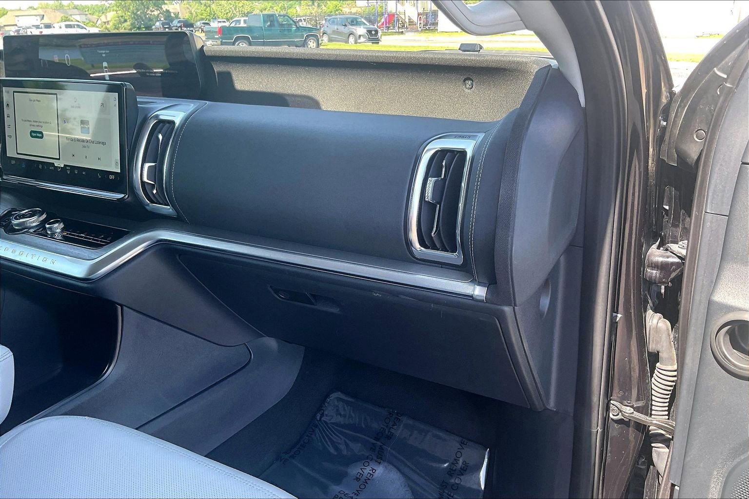 Certified 2025 Ford Expedition Platinum AWD/4WD image 16