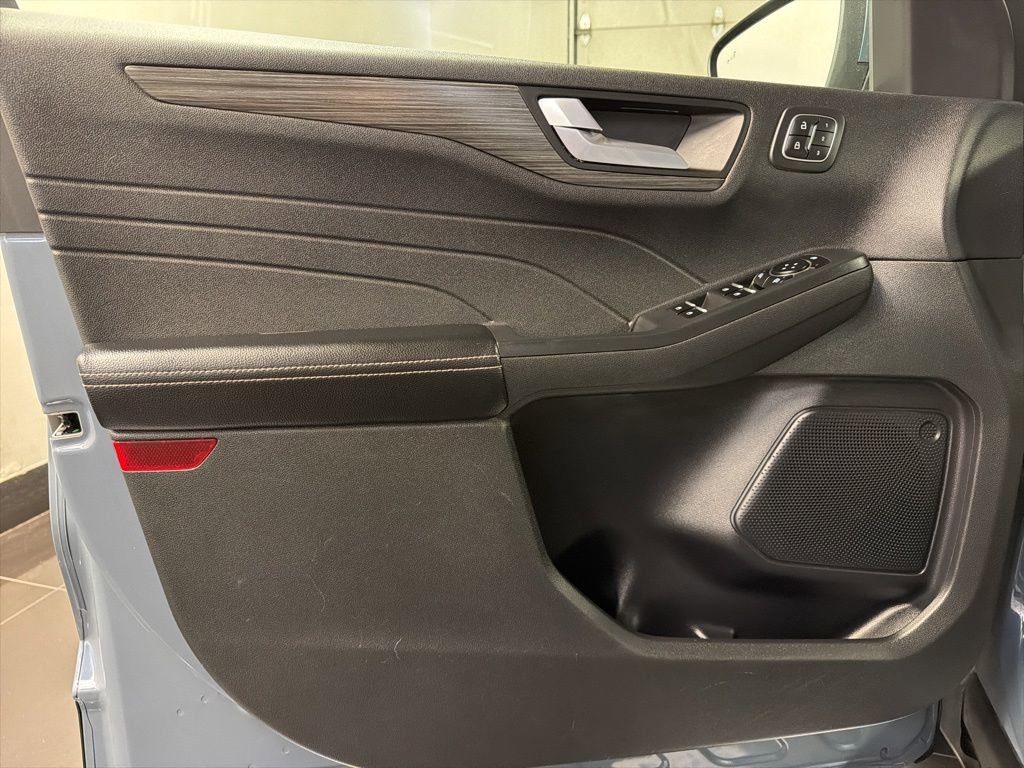 Certified 2023 Ford Escape Platinum AWD/4WD image 28
