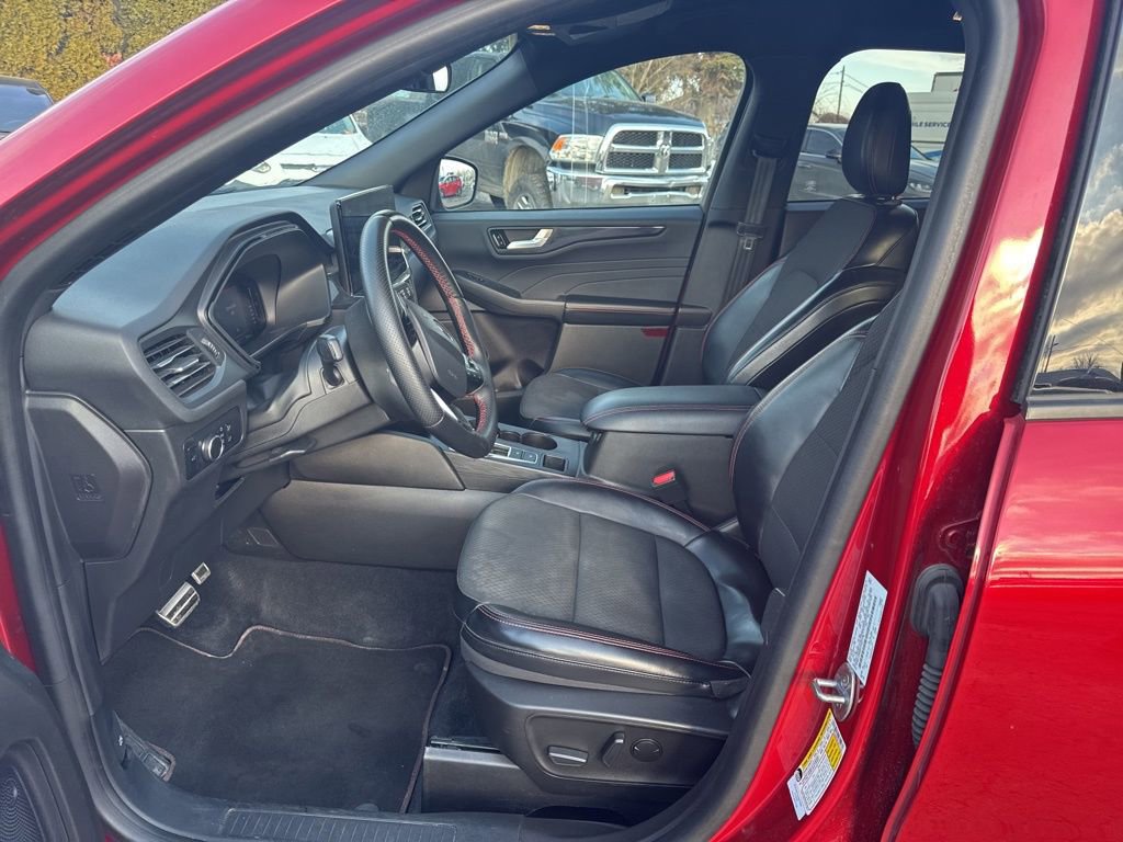 Certified 2023 Ford Escape ST-Line w/ Tech Pack #1 image 9