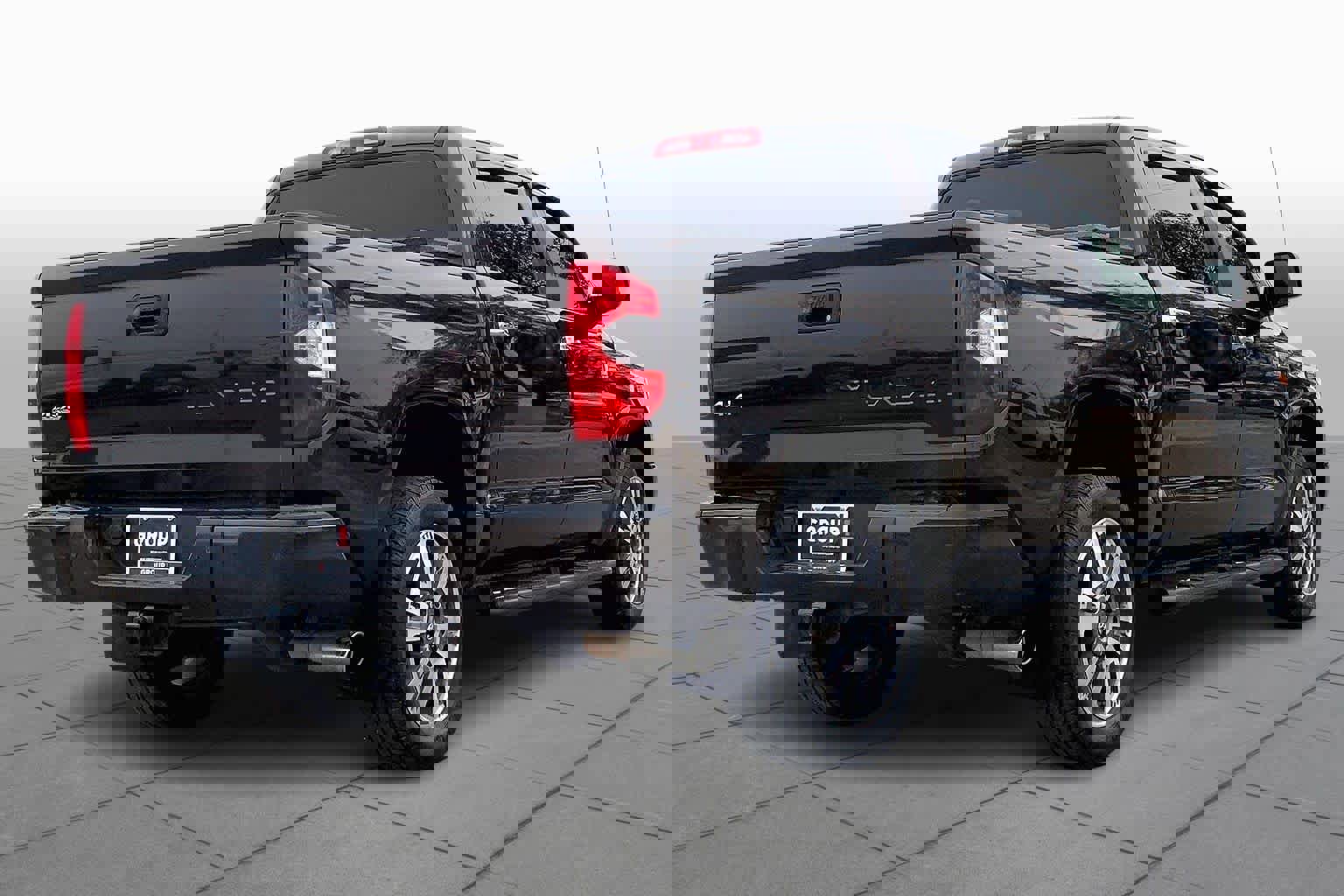 Used 2019 Toyota Tundra Platinum image 12