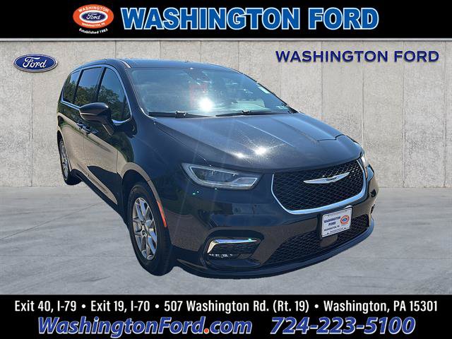 Used 2025 Chrysler Pacifica Select FWD image 6