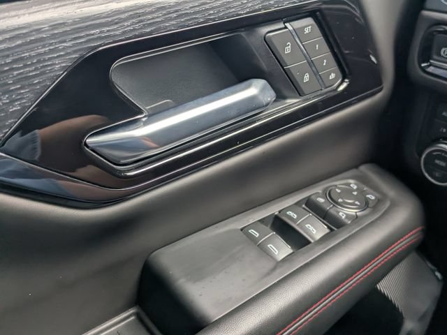 Used 2025 GMC Yukon XL AT4 Ultimate AWD/4WD image 27