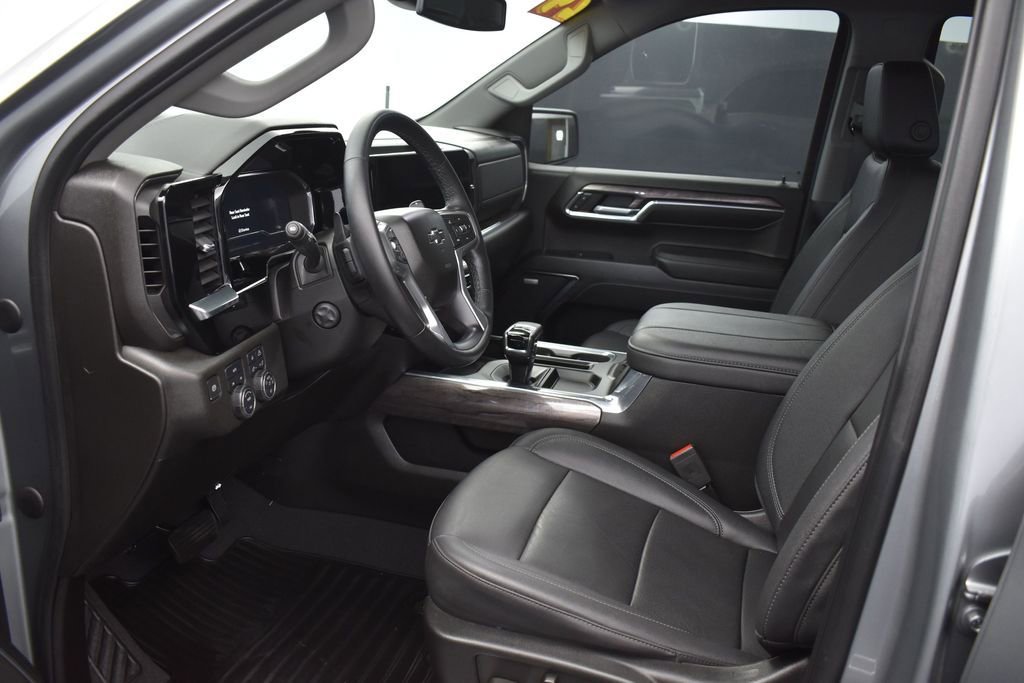 Used 2024 Chevrolet Silverado 1500 LTZ w/ LPO, Dark Essentials Package AWD/4WD image 18